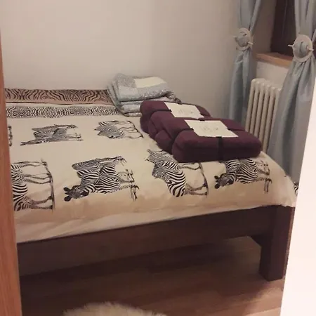 H4 Apartment *
